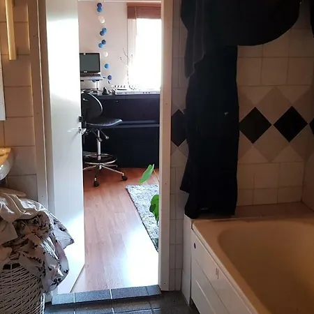Omakotitalo Pari Kilometria Jkln Keskustasta Jyväskylä